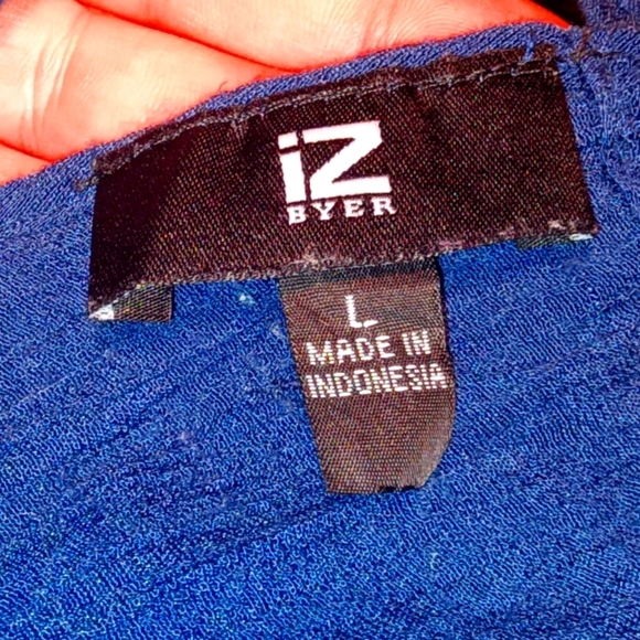 IZ Byer Brand-Sleeveless Ruffle Front-Gauze VNeck TankTop Blouse-Size L-NavyBlue - Picture 3 of 3